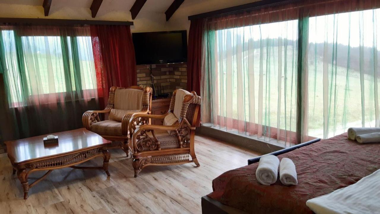 Alpine Castle Hotel Dilijan Exterior photo