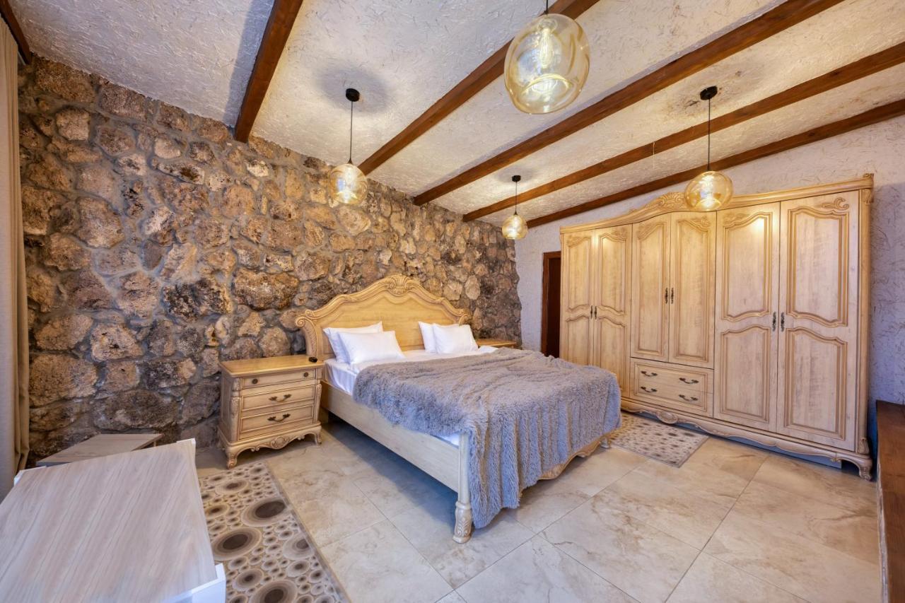Alpine Castle Hotel Dilijan Exterior photo
