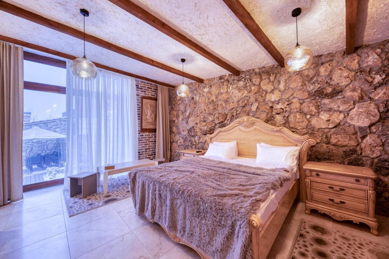 Alpine Castle Hotel Dilijan Exterior photo