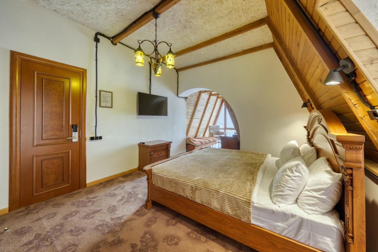 Alpine Castle Hotel Dilijan Exterior photo