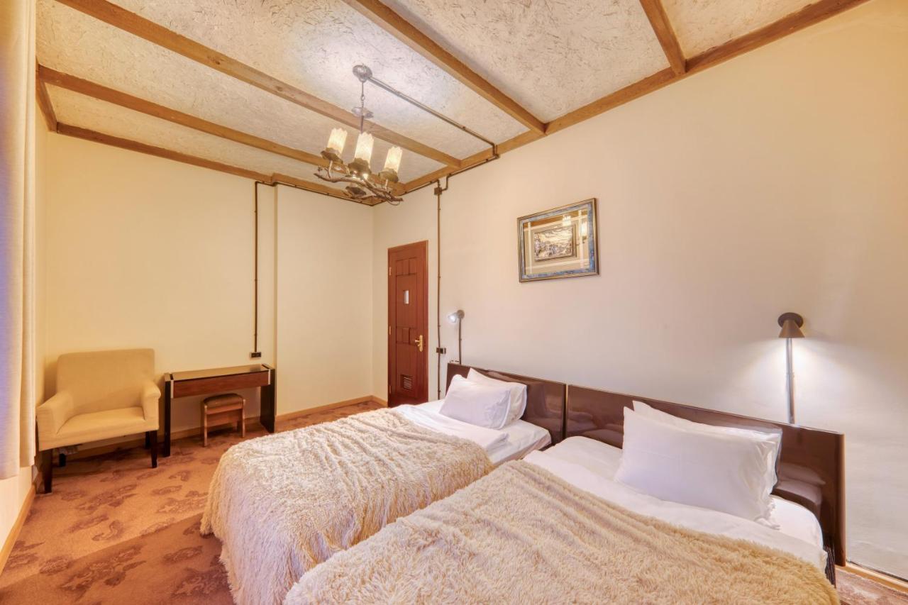 Alpine Castle Hotel Dilijan Exterior photo