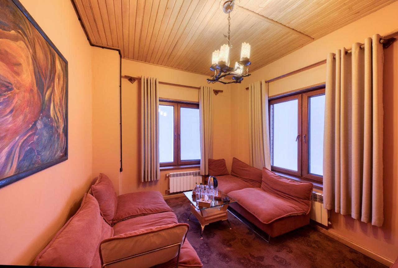 Alpine Castle Hotel Dilijan Exterior photo