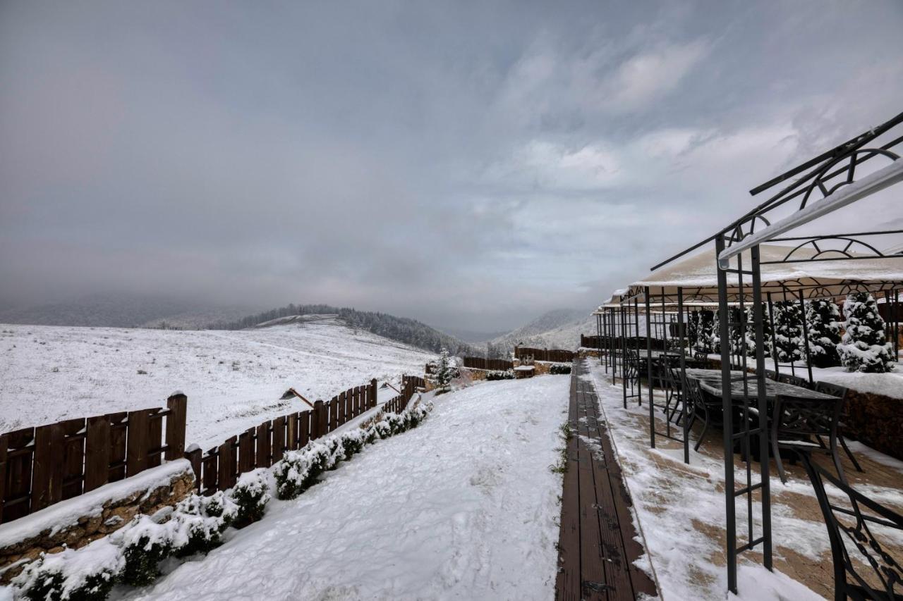 Alpine Castle Hotel Dilijan Exterior photo